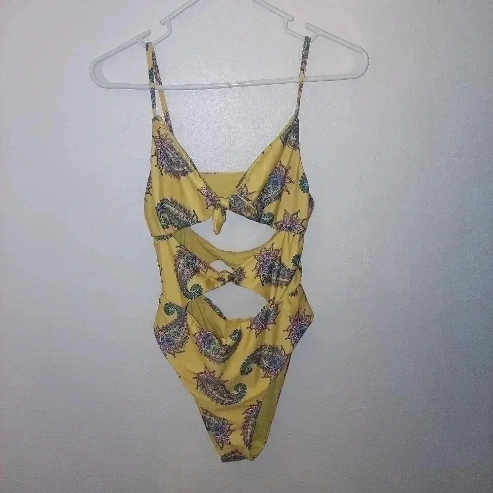 Isabella Rose Yellow Paisley Print Monokini Medium - Picture 3 of 9